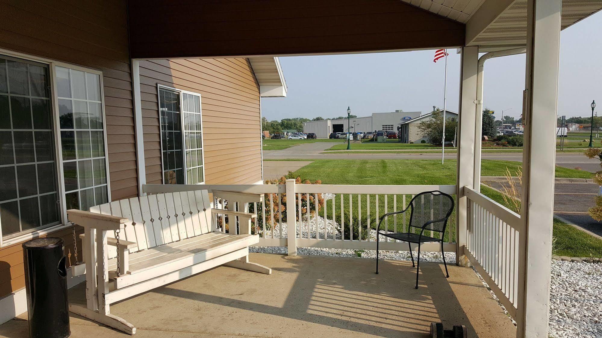 Paynesville Inn & Suites 외부 사진
